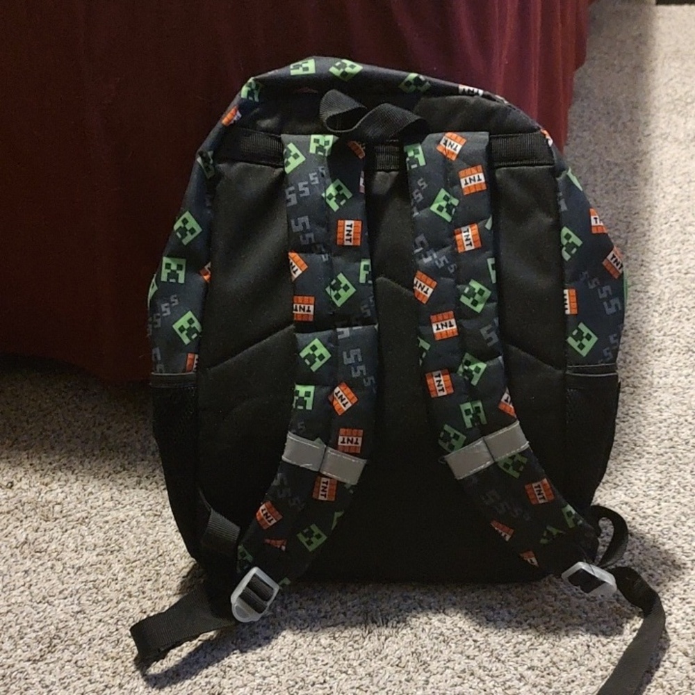 Black and Green Minecraft Backpack - Picture 4 of 6